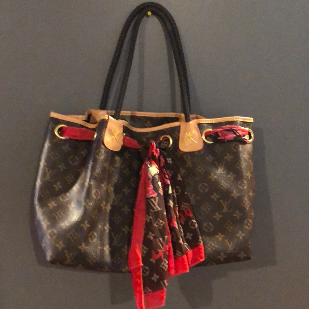 Large tote
